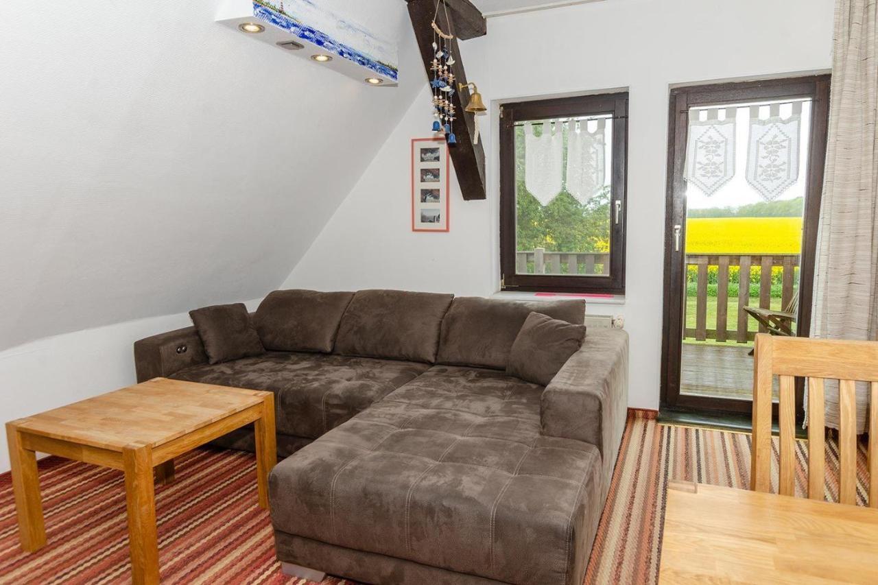 3-R-Ferienwohnung-Fuer-4-Personen-In-Schaprode-Auf-Ruegen-Zi3 Exteriör bild