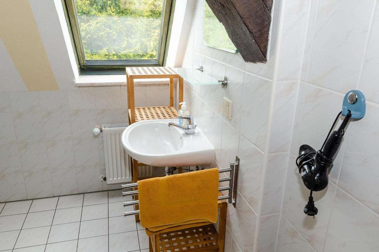 3-R-Ferienwohnung-Fuer-4-Personen-In-Schaprode-Auf-Ruegen-Zi3 Exteriör bild